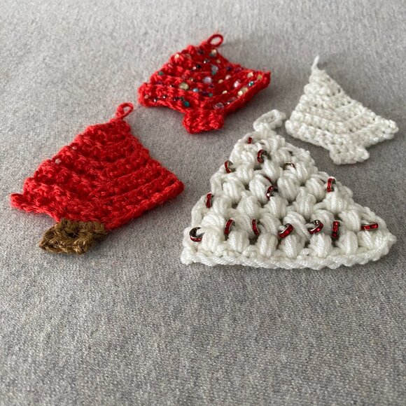 Handmade Crochet Red White Holiday Christmas Tree Hanging Decorations Set of 4 - Picture 3 of 6